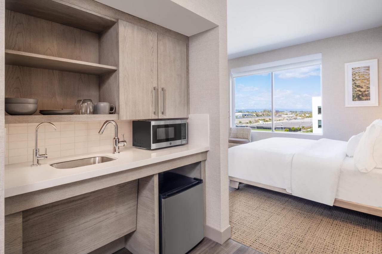 Element San Jose Airport Hotel Bagian luar foto
