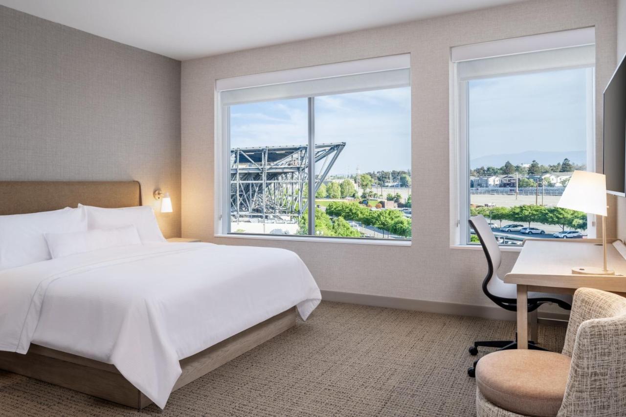 Element San Jose Airport Hotel Bagian luar foto
