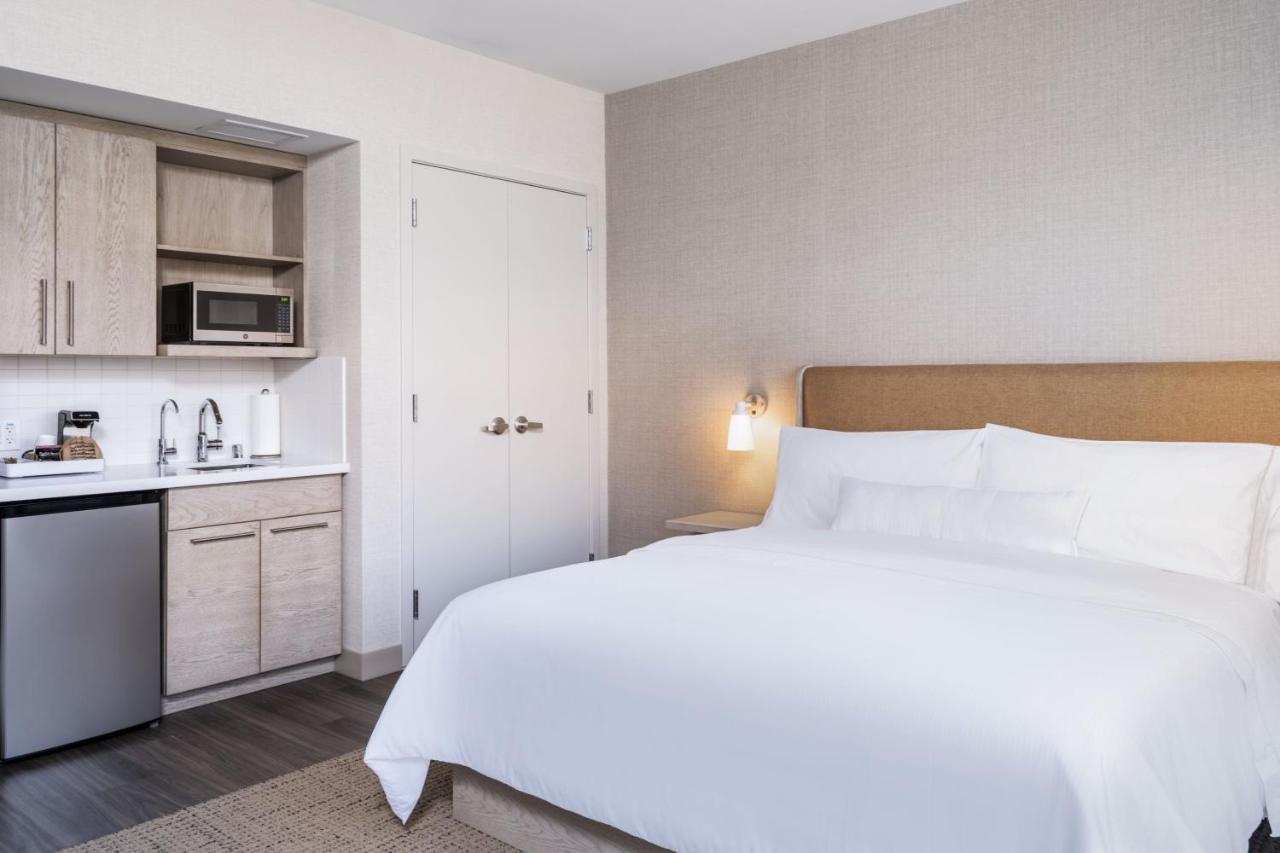 Element San Jose Airport Hotel Bagian luar foto